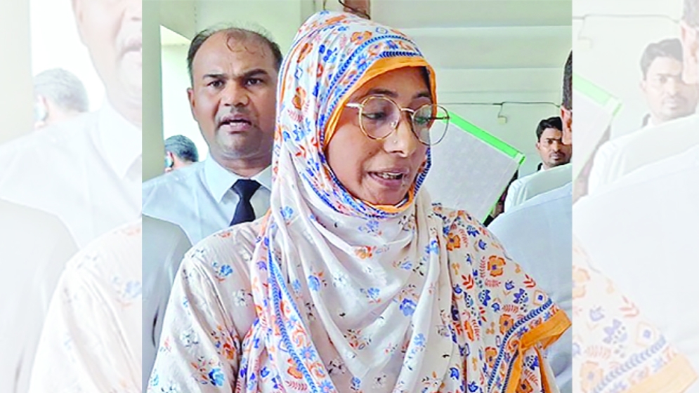 নতুন মামলায় গ্রেপ্তার মিষ্টি সুবাস বললেন ‘কথা বললে জামিন আটকে যায়’