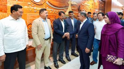প্রধানমন্ত্রীর প্রথম রাষ্ট্রীয় সফরে সঙ্গী যারা