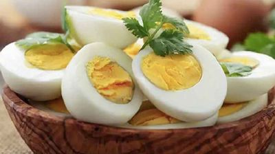 ডিমের সঙ্গে ভুলেও খাবেন না যে ৮ খাবার  