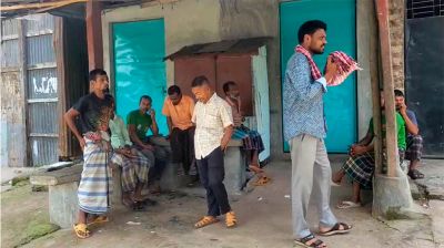 বেতন বৃদ্ধির দাবিতে ধর্মঘট, অচল বন্দর