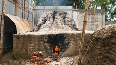 অবৈধ গ্যাসে চুন কারখানা, অতিষ্ঠ এলাকাবাসী