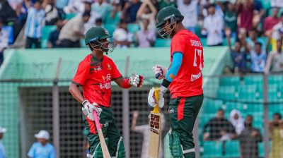 ব্যাটিং বিপর্যয়ে ১৩১ রানে থামল বাংলাদেশ