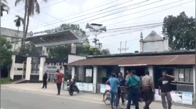 মসজিদে ঢুকে গুলি, দুজন আহত