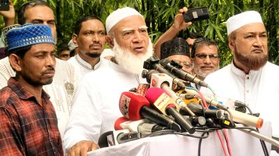 রাতের আঁধারে তেলের দাম বাড়ানো প্রতারণার শামিল