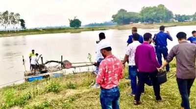 অবৈধভাবে বালু উত্তোলন, সরঞ্জামাদি জব্দ করে ঘটনাস্থলেই ধ্বংস