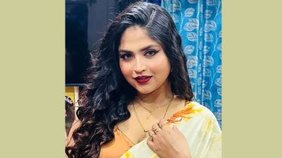 স্বামীর বিরুদ্ধে লাইভে অভিযোগ, তীব্র কটাক্ষের মুখে দেবলীনা 