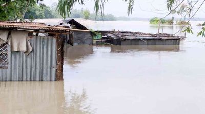 কুড়িগ্রামে বাঁধ ভেঙে ২০ গ্রাম প্লাবিত, পানিবন্দি হাজারো মানুষ
