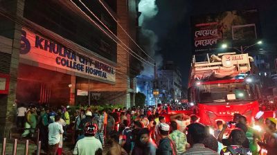 খুলনা সিটি মেডিকেলে আগুন, নিয়ন্ত্রণে ১০ ইউনিট