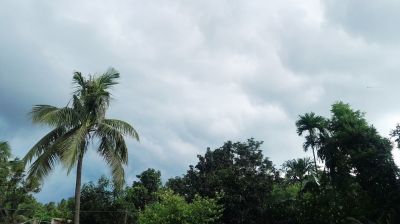 দুপুরের মধ্যে দেশের ১৩ জেলায় বজ্রবৃষ্টির সতর্কতা
