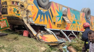 সরাইলে যাত্রীবাহী বাস খাদে, নিহত ৪  