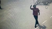 গুলি করতে করতে হেঁটে যাচ্ছেন যুবক, ভিডিও ভাইরাল  