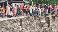 গাইবান্ধায় নদীভাঙনে বিলীন হচ্ছে বাড়িঘর, ১১৮ হেক্টর জমির ফসল নষ্ট