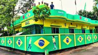 ফুটবল উন্মাদনায় দর্শনার্থীদের আকর্ষণ ‘ব্রাজিল বাড়ি’