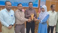 গোমস্তাপুরে দুর্নীতি প্রতিরোধ কমিটির উদ্যোগে বিতর্ক প্রতিযোগিতা