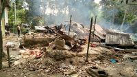 অটোচালক হত্যা মামলায় গ্রেপ্তার চার, বসতঘরে আগুন দিল ক্ষুব্ধ এলাকাবাসী