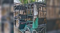 শরণখোলায় আগুন দিয়ে ইজিবাইক পুড়িয়ে দেওয়ার অভিযোগ