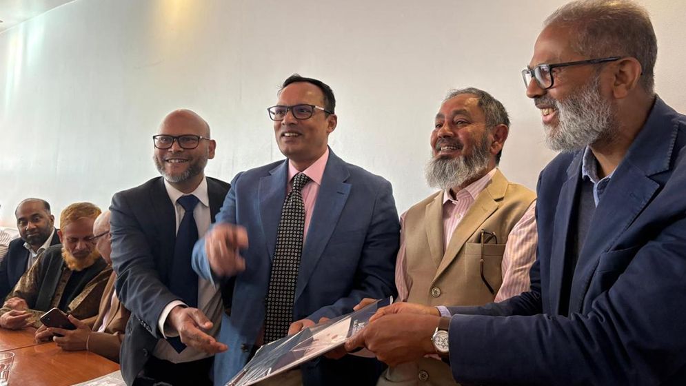 লন্ডনে অ্যাটর্নি জেনারেলের সঙ্গে ব্রিটিশ-বাংলাদেশি সলিসিটরদের সৌজন্য সাক্ষাৎ