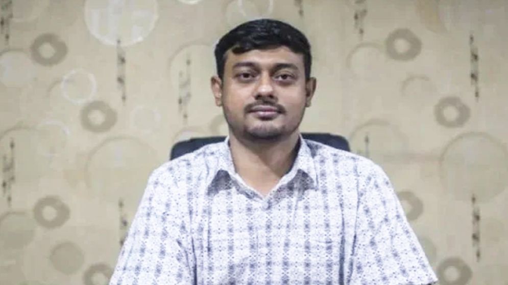 খামেনির জানাজায় অংশ নিতে ইরান যাচ্ছেন নাসীরুদ্দীন পাটওয়ারী