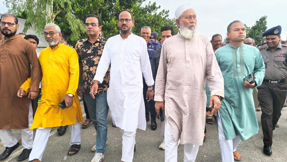 যমুনা ভাঙন রোধে টেকসই বেড়িবাঁধ নির্মাণের আশ্বাস প্রতিমন্ত্রী টুকুর