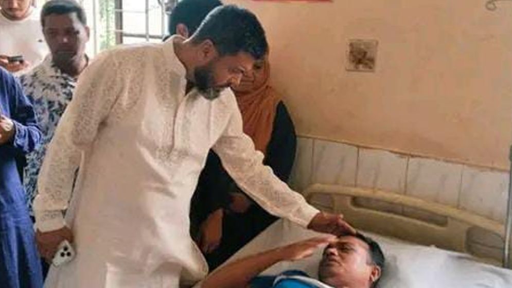 ফেনীতে সাংবাদিকের ওপর হামলার ঘটনায় গ্রেপ্তার ১