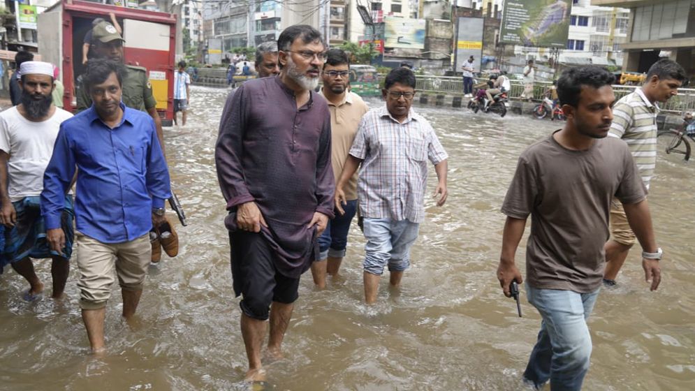 জলাবদ্ধতা নিরসনে মাঠে ডিএনসিসি প্রশাসক