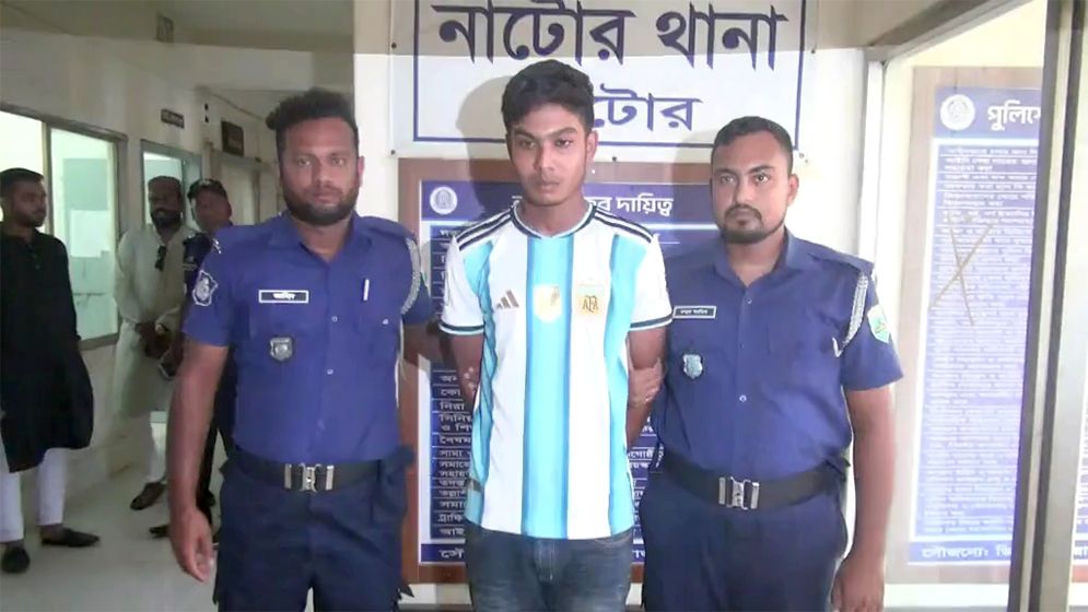 জুয়ার টাকা জোগাড় করতে ছিনতাইয়ের নাটক, ধরা খেলেন বিকাশ কর্মকর্তা