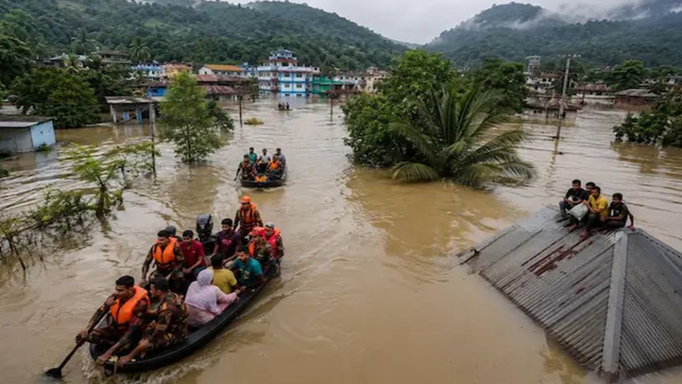 চট্টগ্রাম বিভাগে বন্যা, প্রাণহানি বেড়ে ৫০