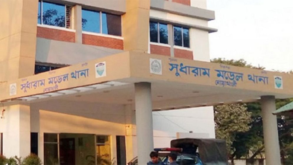 নোয়াখালীতে সিএনজি-কাভার্ডভ্যান সংঘর্ষে মাদরাসা ছাত্রের মৃত্যু
