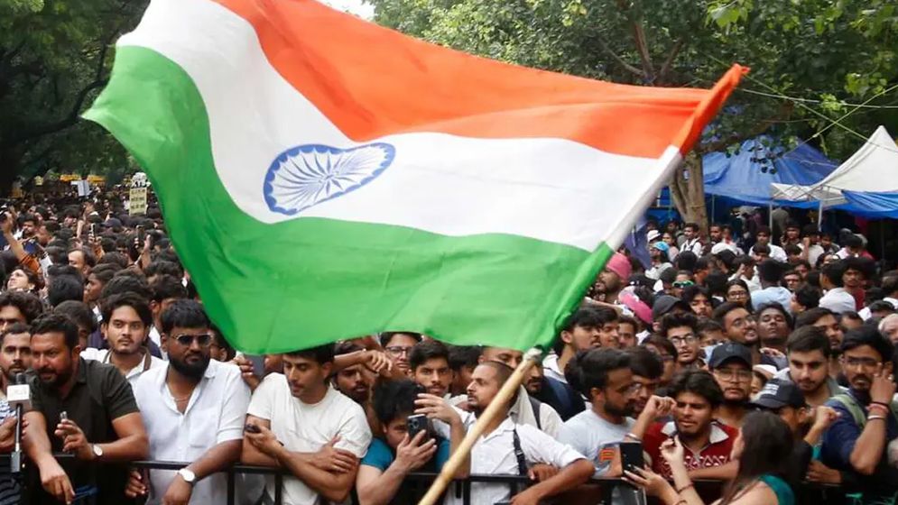 দিল্লির বিক্ষোভস্থলে উত্তেজনা, পুলিশের লাঠিচার্জ ও টিয়ারশেল নিক্ষেপ