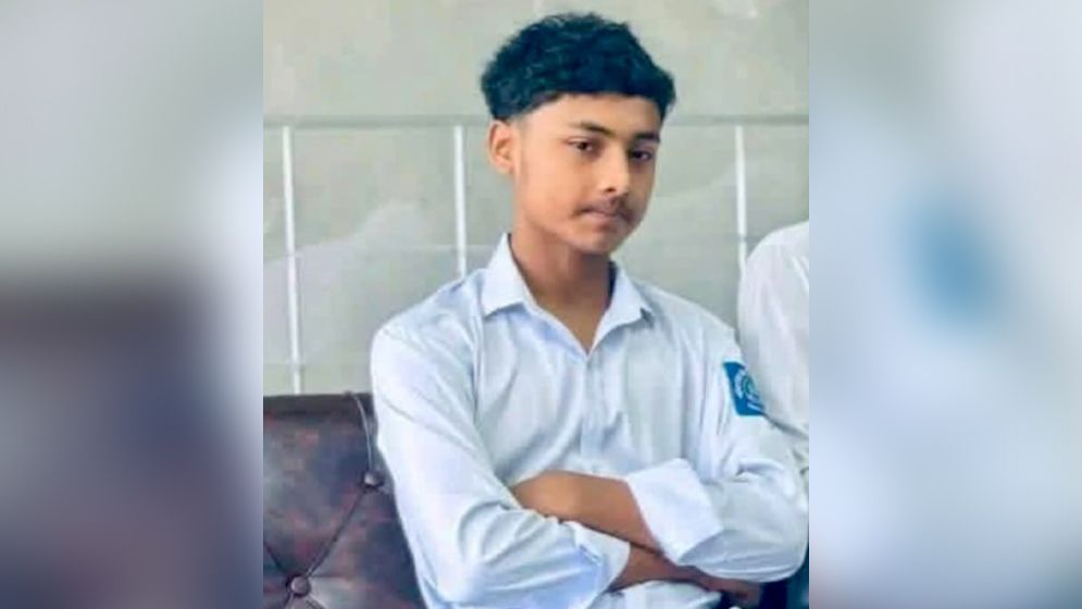 সড়ক দুর্ঘটনায় স্কুলছাত্র নিহত, দুজনের অবস্থা শঙ্কটাপূর্ণ