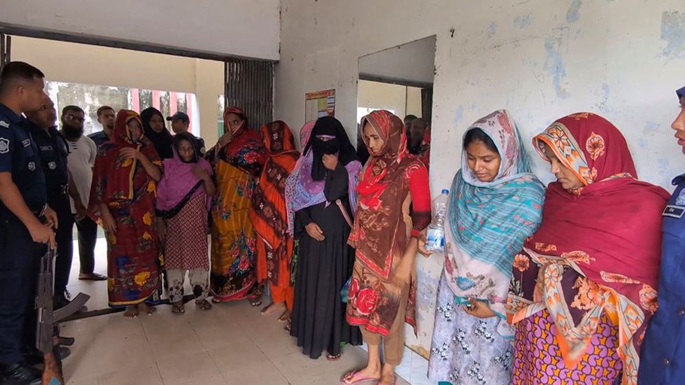 থানায় হামলা: ৪৩ জন নামীয়সহ আসামী ৪০০, গ্রেপ্তার ১৮