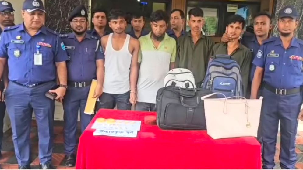 চাঞ্চল্যকর জাপান প্রবাসীর গাড়িতে ডাকাতির ঘটনায় ৫ ডাকাত গ্রেফতার