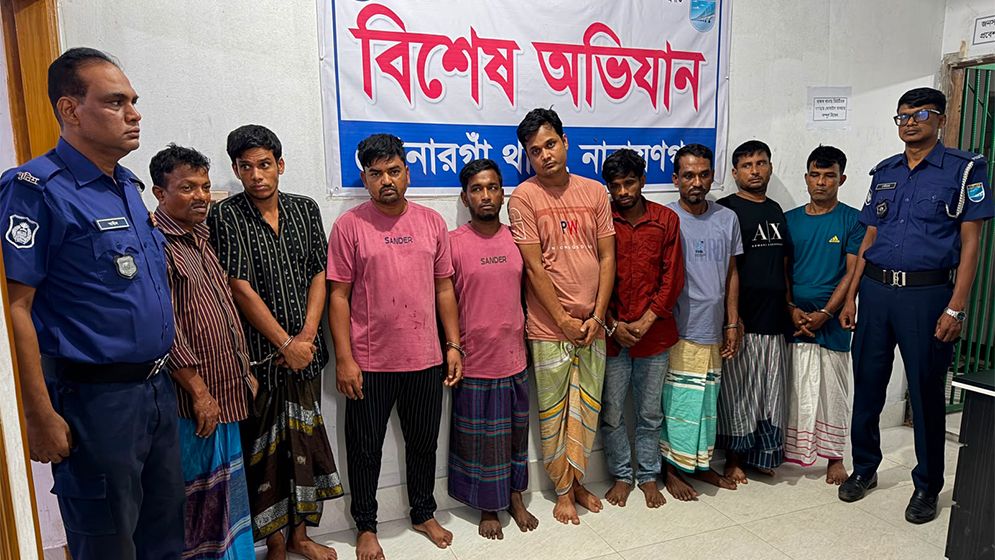 সোনারগাঁওয়ে শপিংমলে চুরির ঘটনায় চক্রের ৯ জন গ্রেফতার