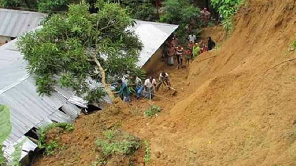 কক্সবাজারে পাহাড়ধসে নিহত বেড়ে ১১  