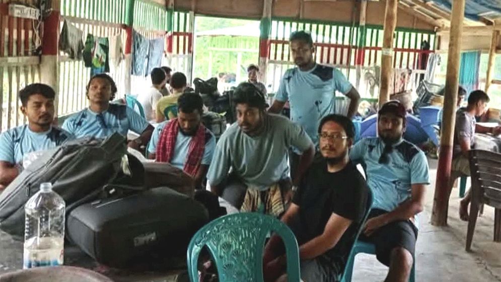 ভারী বর্ষণে থানচিতে আটকে পড়া ৯০ পর্যটক উদ্ধার 