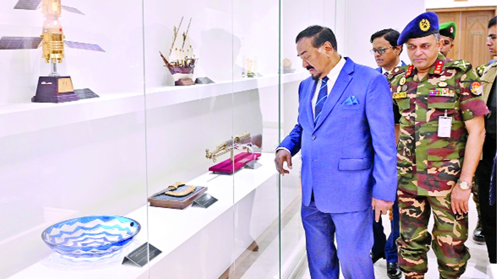 বঙ্গভবনে অফিস করলেন ভারপ্রাপ্ত রাষ্ট্রপতি