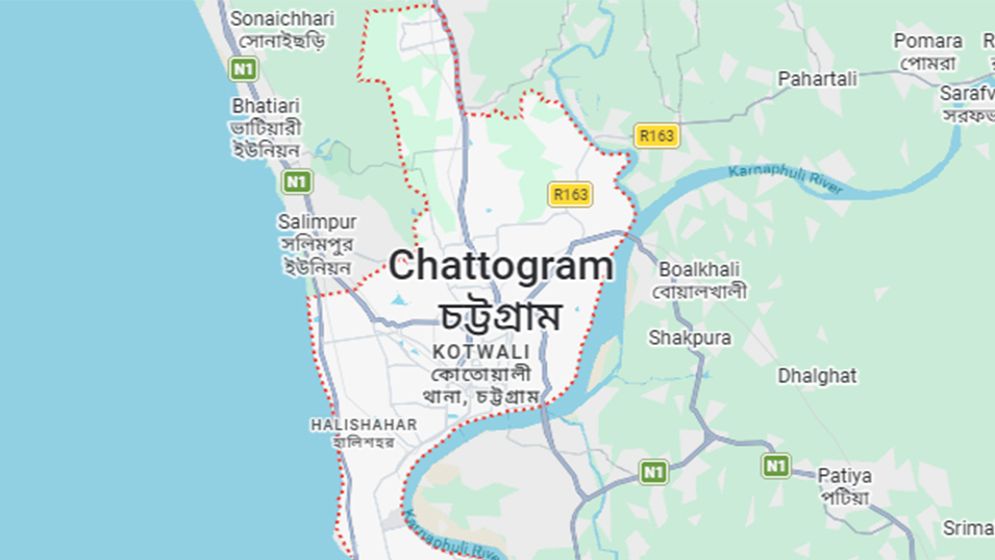 চট্টগ্রামে লবণ কারখানার আগুনে দগ্ধ ১০