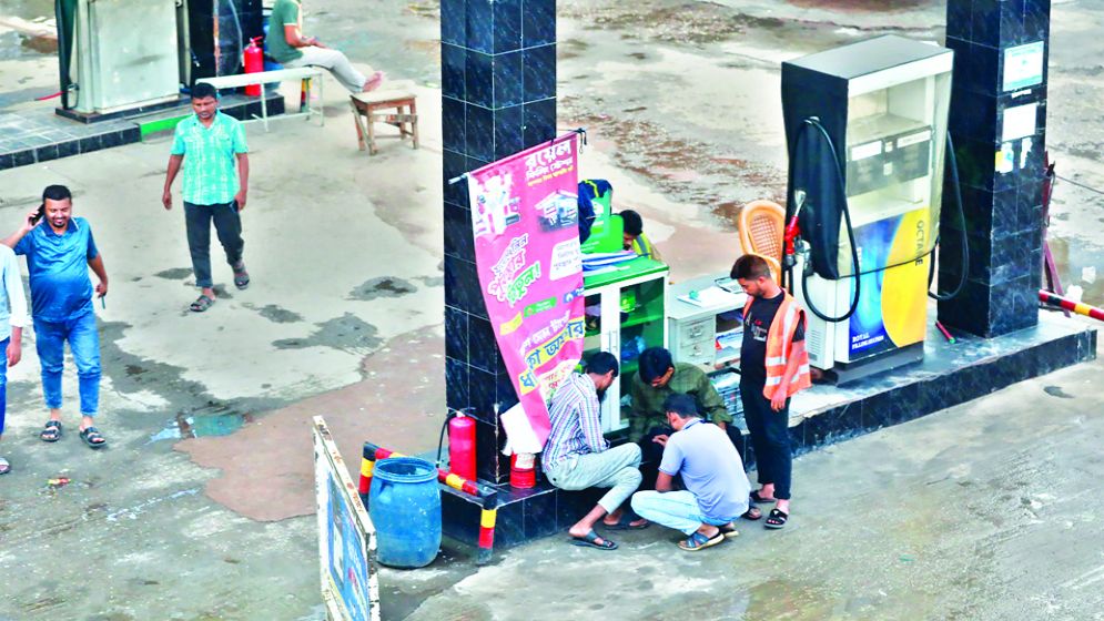 বিভিন্ন এলাকায় গ্যাসের তীব্র সংকট
