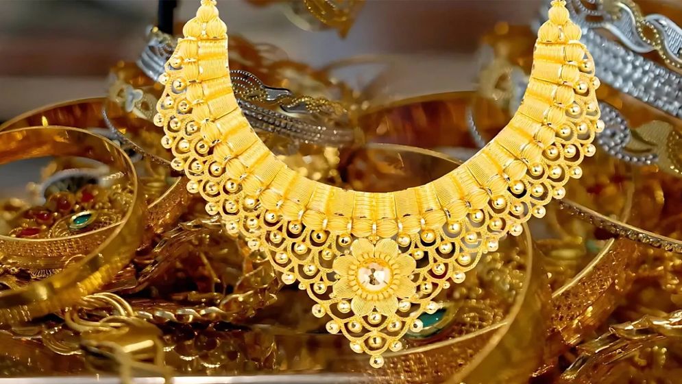 দেশে স্বর্ণের দামে বড় পতন