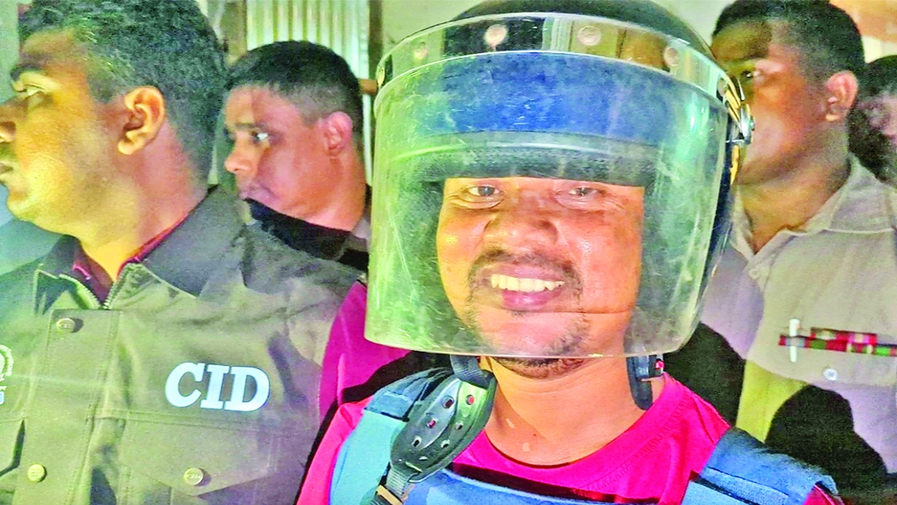 পলাশবাড়ীর সেই হরিদাস অর্থ পাচারের দায়ে আটক