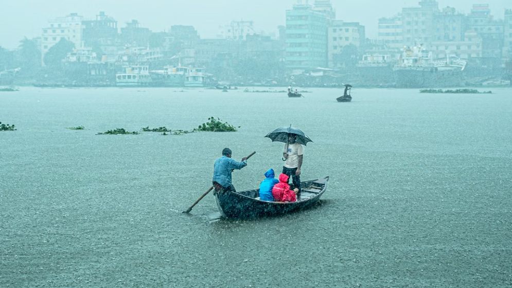 ৭ বিভাগে ভারী বৃষ্টি, জলাবদ্ধতার শঙ্কা