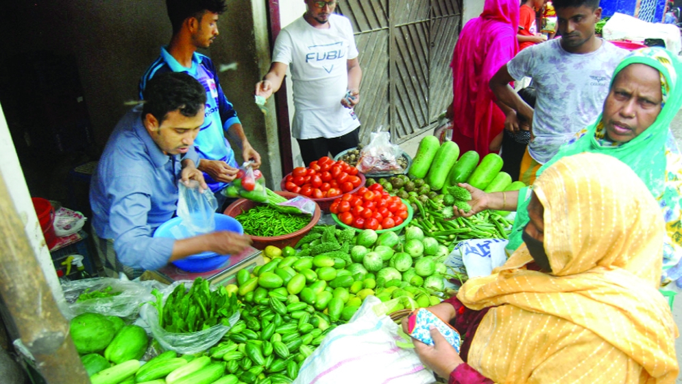 দামের চাপে সীমিত আয় ও বেসরকারি চাকরিজীবী