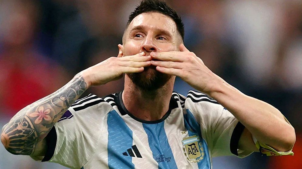 ফাইনালের আগে আবেগে ভাসলেন মেসি 