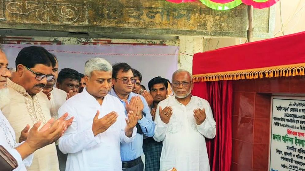 সরকার দল মতের ঊর্ধ্বে সারাদেশে সমানভাবে কাজ করছে