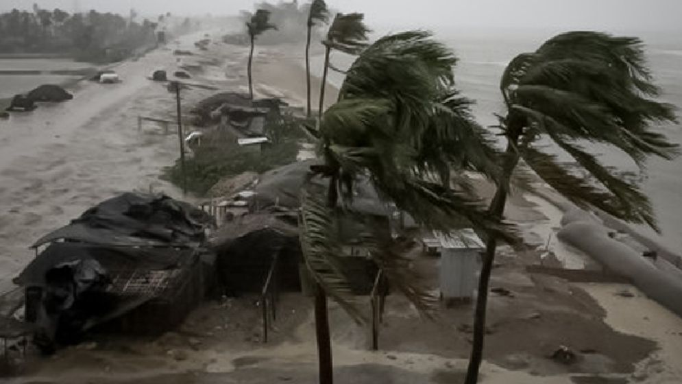 ঢাকাসহ ১০ অঞ্চলে বজ্রসহ বৃষ্টির আভাস, নদীবন্দরে সতর্কতা