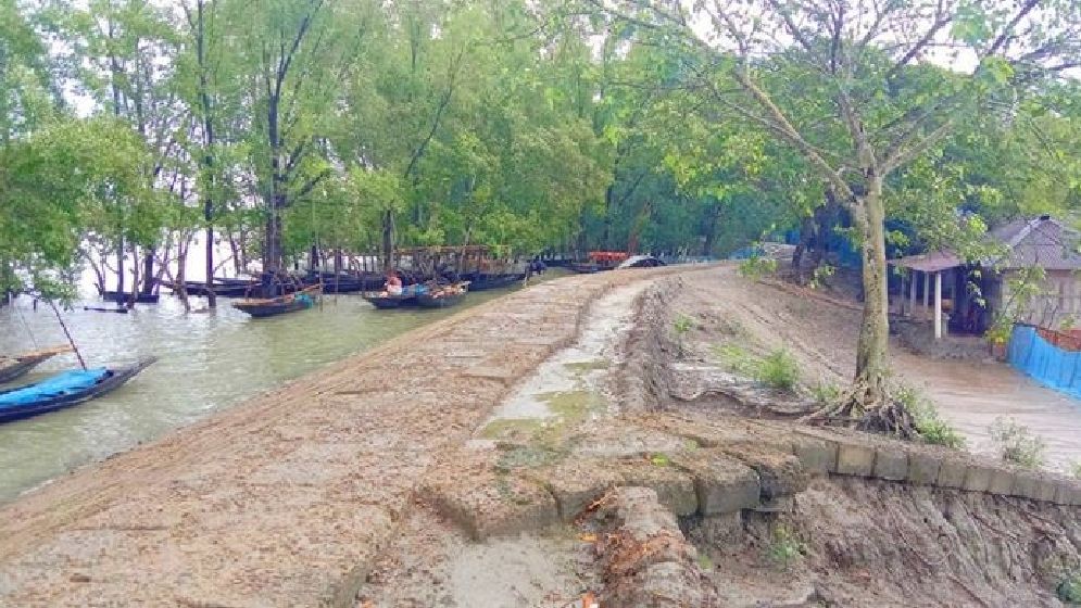 বিপৎসীমার নিচে সাঙ্গু-মাতামুহুরীর পানি, যান চলাচল স্বাভাবিক 