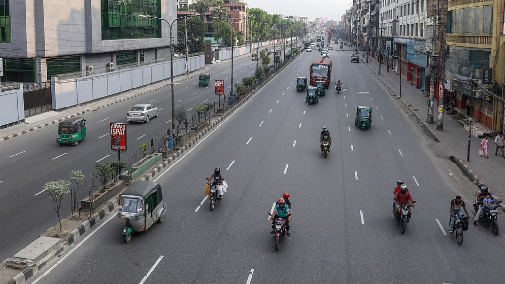 বায়ুদূষণে শীর্ষে কাম্পালা, ঢাকার অবস্থান কত? 