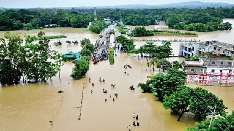 প্লাবিত হচ্ছে নতুন এলাকা, বাড়ছে দুর্ভোগ