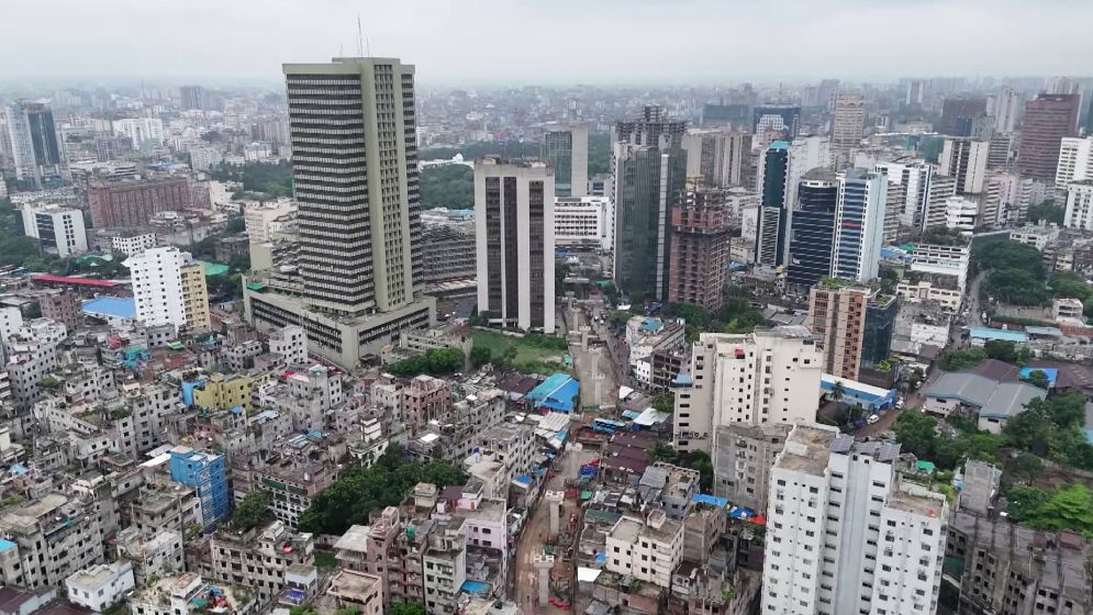 বৃষ্টির পর ঢাকার বাতাসে উন্নতি, দূষণের শীর্ষে লাহোর