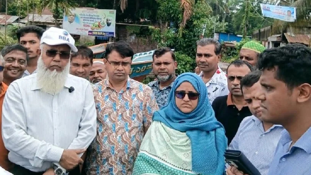 সেতু বিভাগের সচিব, সুগন্ধায় সেতুর সম্ভাব্য স্থান পরিদর্শন করেন